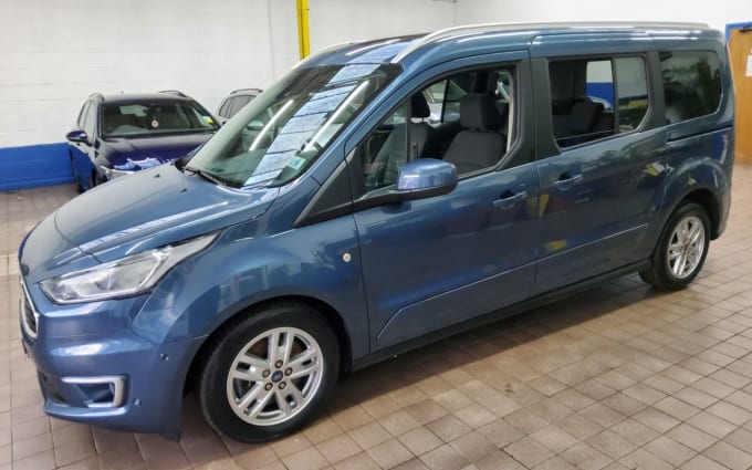 2025 Ford Grand Tourneo Connect