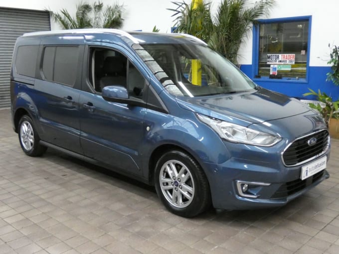 2025 Ford Grand Tourneo Connect