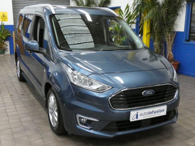 2025 Ford Grand Tourneo Connect