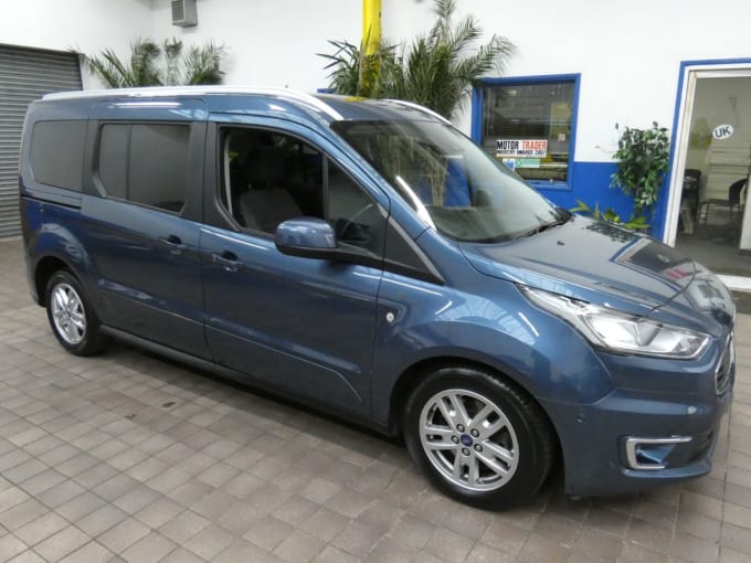 2025 Ford Grand Tourneo Connect