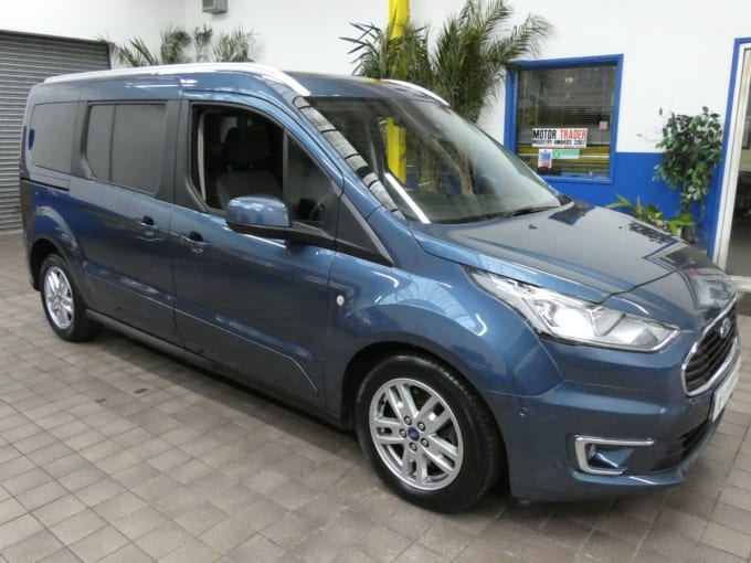 2025 Ford Grand Tourneo Connect