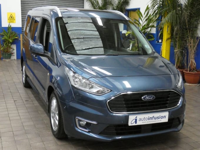 2025 Ford Grand Tourneo Connect