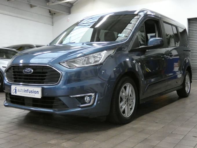 2025 Ford Grand Tourneo Connect