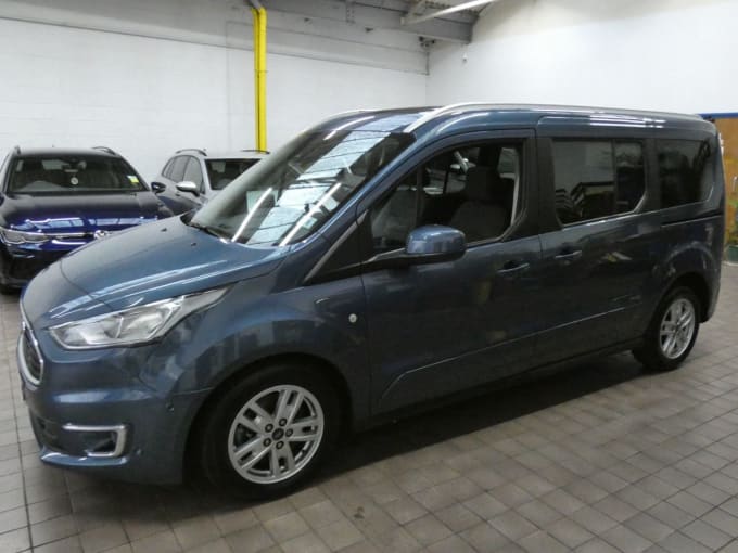 2025 Ford Grand Tourneo Connect