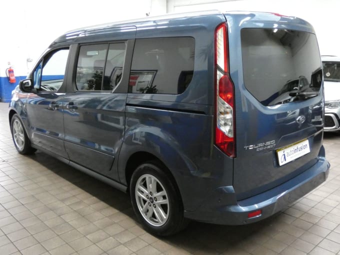 2025 Ford Grand Tourneo Connect