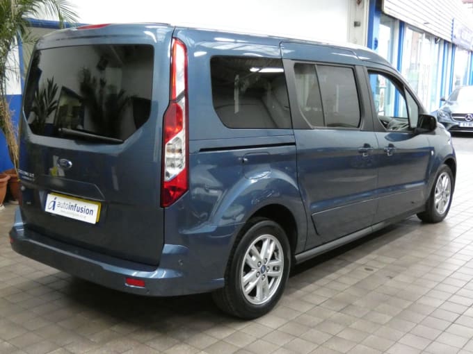 2025 Ford Grand Tourneo Connect