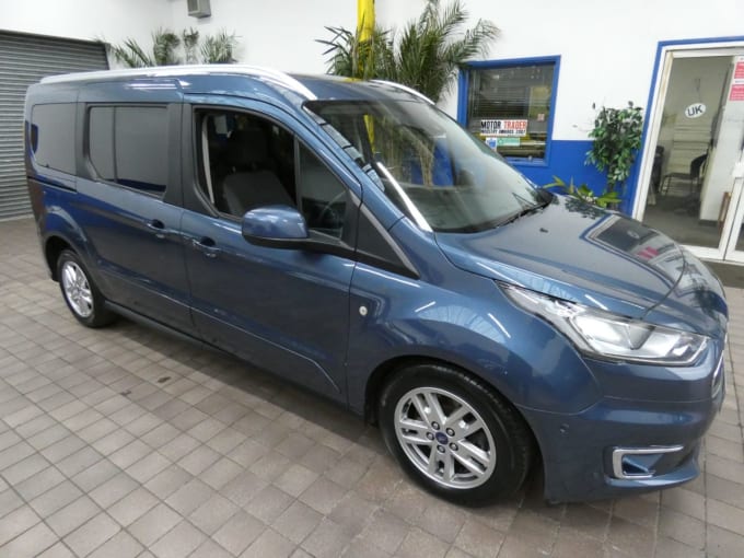 2025 Ford Grand Tourneo Connect