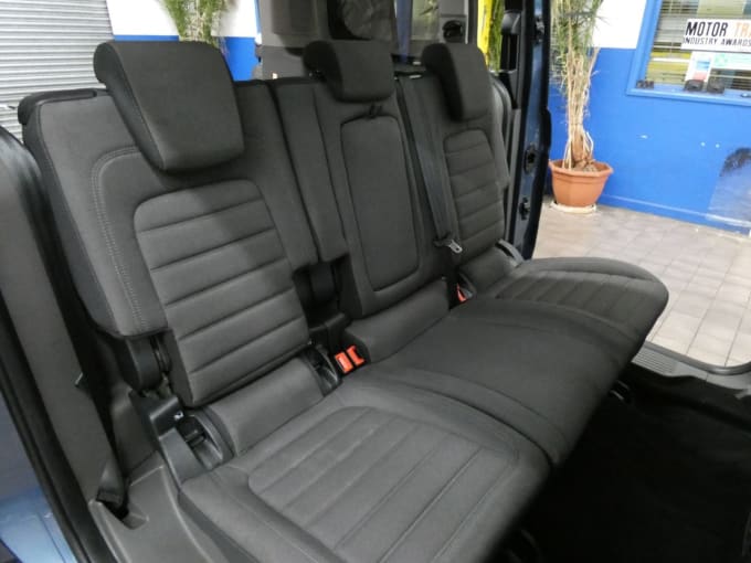 2025 Ford Grand Tourneo Connect