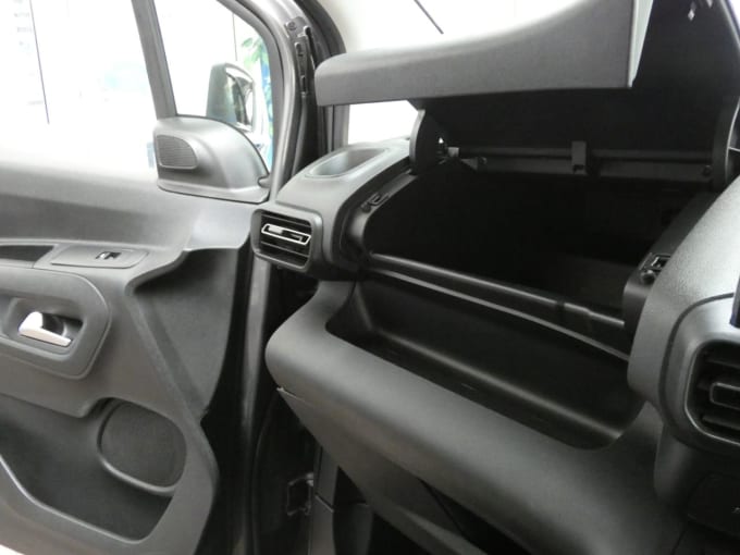 2025 Vauxhall Combo Life