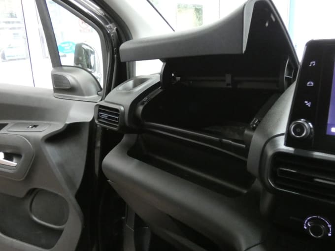 2025 Vauxhall Combo Life