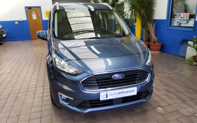 2025 Ford Grand Tourneo Connect