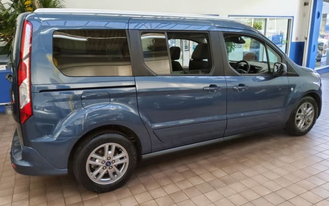 2025 Ford Grand Tourneo Connect