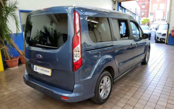 2025 Ford Grand Tourneo Connect