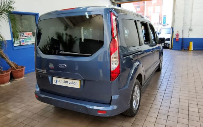 2025 Ford Grand Tourneo Connect