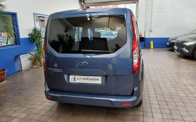 2025 Ford Grand Tourneo Connect
