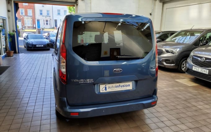 2025 Ford Grand Tourneo Connect