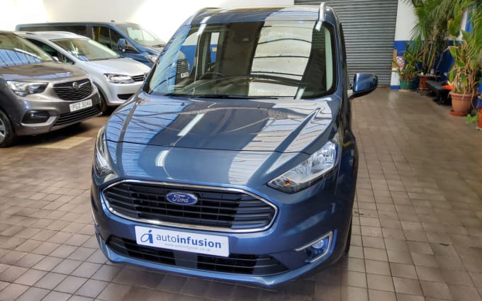 2025 Ford Grand Tourneo Connect