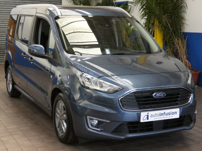 2025 Ford Grand Tourneo Connect