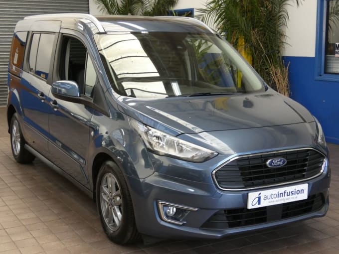 2025 Ford Grand Tourneo Connect