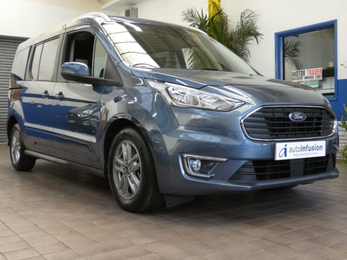 2025 Ford Grand Tourneo Connect