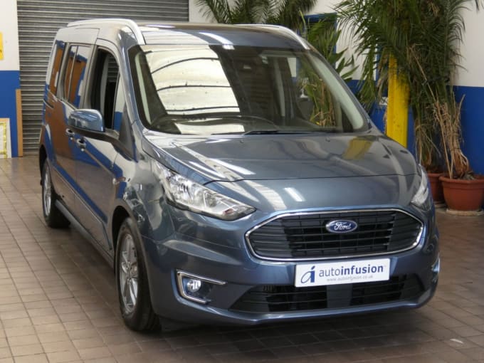 2025 Ford Grand Tourneo Connect