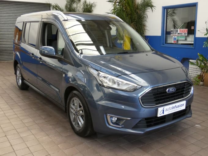 2025 Ford Grand Tourneo Connect