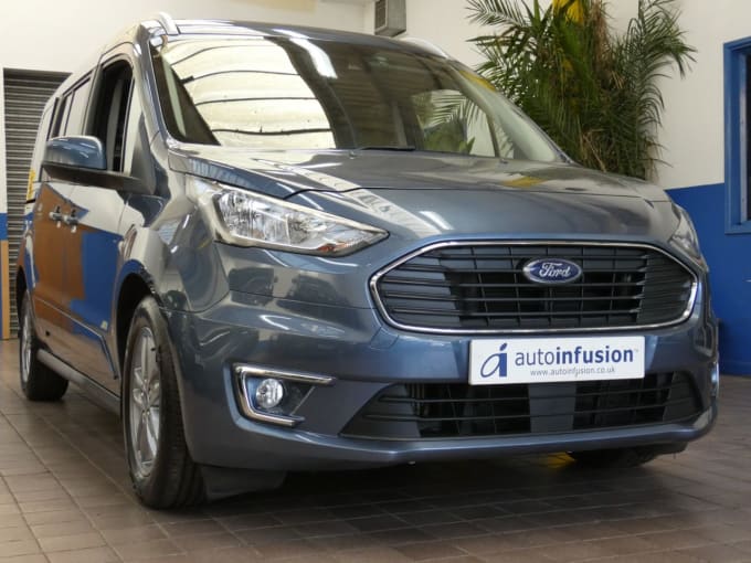 2025 Ford Grand Tourneo Connect