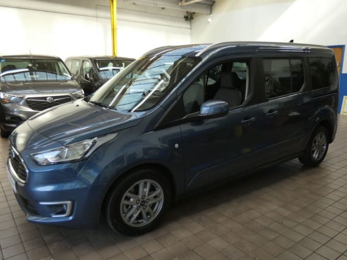 2025 Ford Grand Tourneo Connect