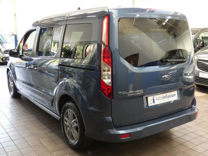 2025 Ford Grand Tourneo Connect