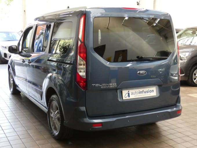 2025 Ford Grand Tourneo Connect