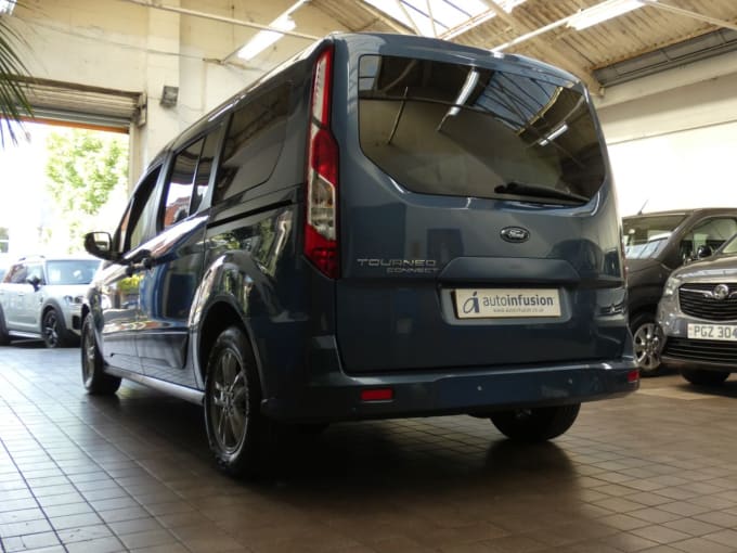 2025 Ford Grand Tourneo Connect