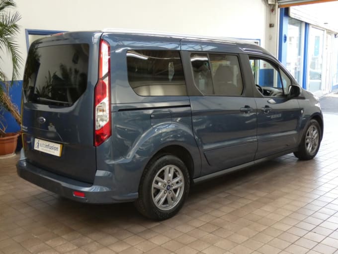 2025 Ford Grand Tourneo Connect