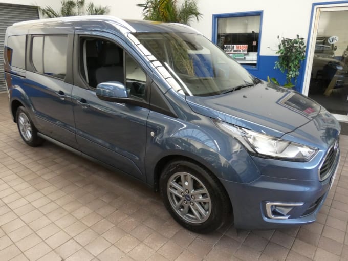 2025 Ford Grand Tourneo Connect
