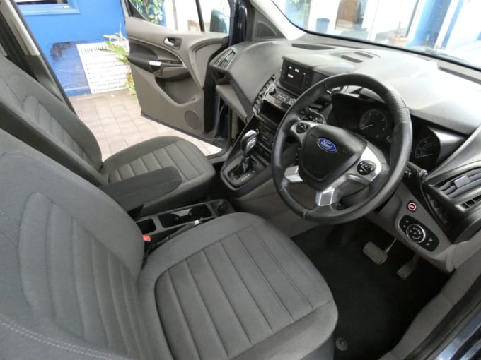 2025 Ford Grand Tourneo Connect