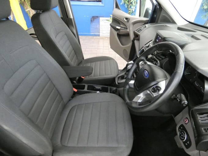 2025 Ford Grand Tourneo Connect