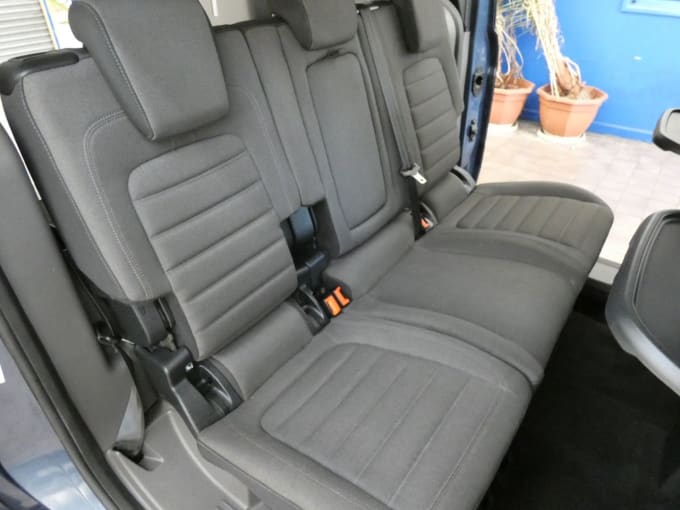 2025 Ford Grand Tourneo Connect