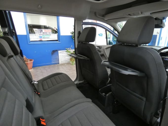 2025 Ford Grand Tourneo Connect