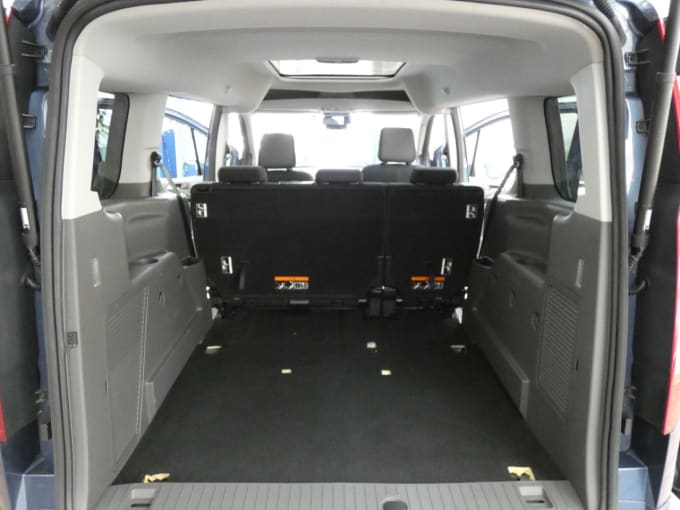 2025 Ford Grand Tourneo Connect