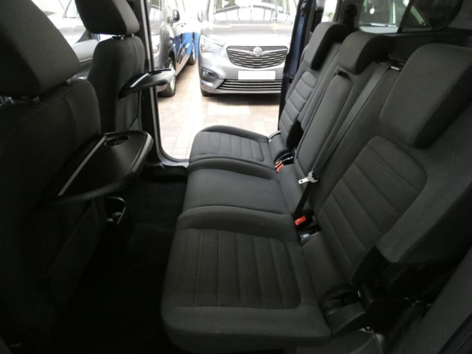 2025 Ford Grand Tourneo Connect