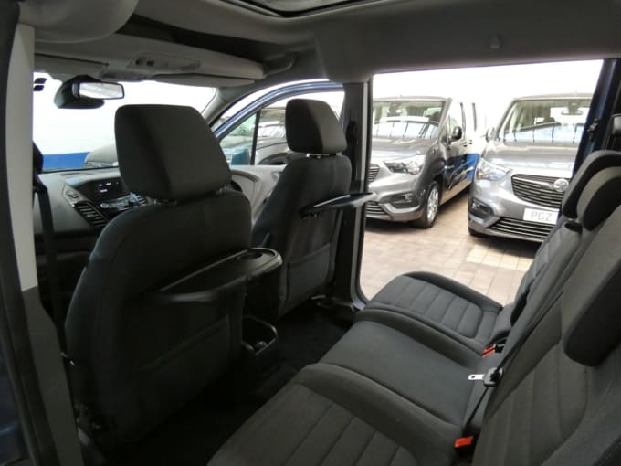 2025 Ford Grand Tourneo Connect
