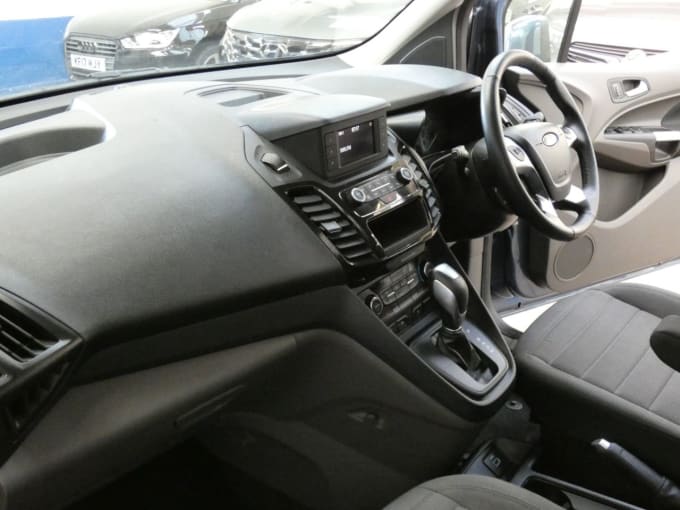 2025 Ford Grand Tourneo Connect