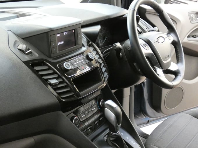 2025 Ford Grand Tourneo Connect
