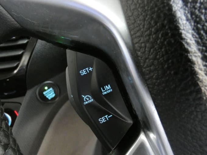 2025 Ford Grand Tourneo Connect