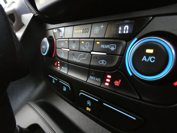 2025 Ford Grand Tourneo Connect