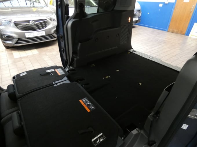 2025 Ford Grand Tourneo Connect