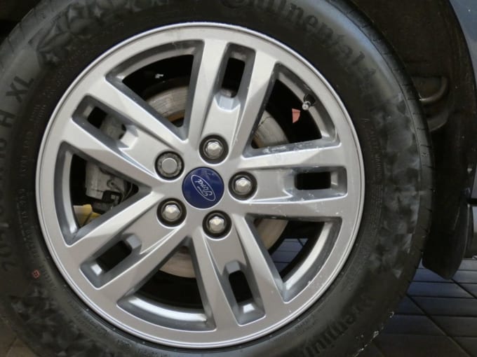 2025 Ford Grand Tourneo Connect