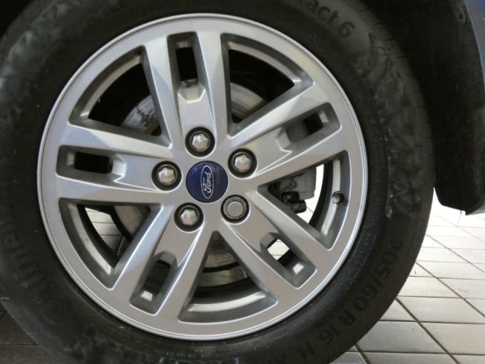 2025 Ford Grand Tourneo Connect