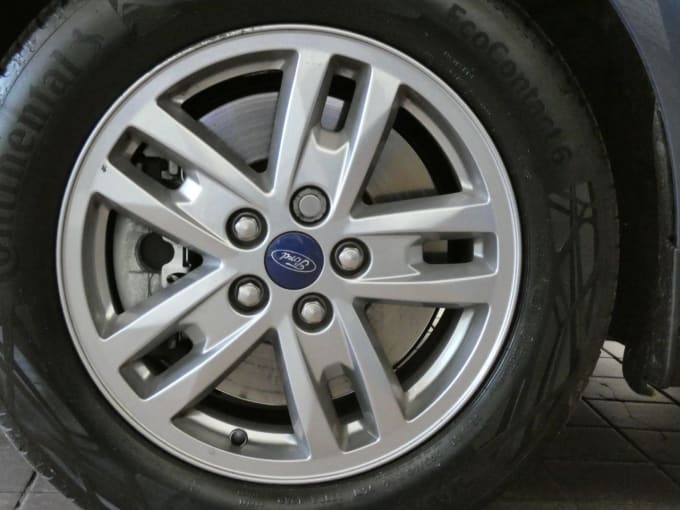 2025 Ford Grand Tourneo Connect