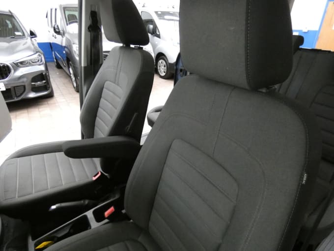 2025 Ford Grand Tourneo Connect