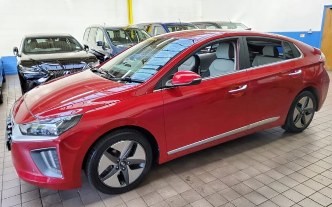2025 Hyundai Ioniq
